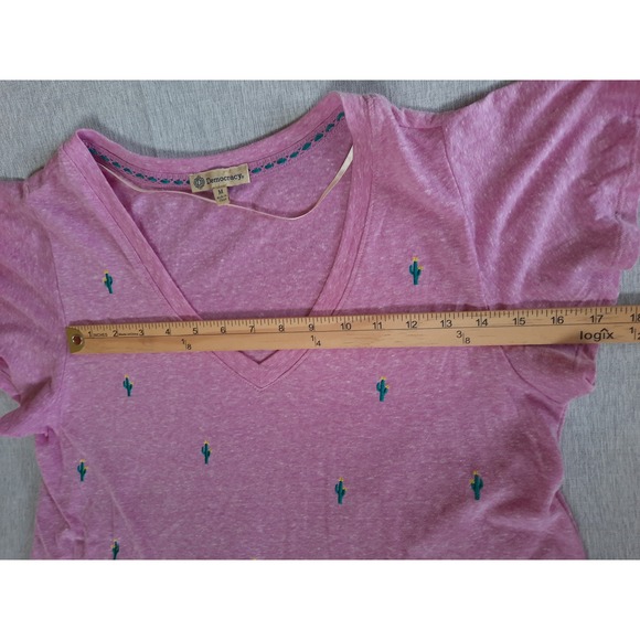 Democracy Woman Medium Blouse Relaxed Fit Pink Embroidered Flutter Sleeve V-Neck - Picture 3 of 8